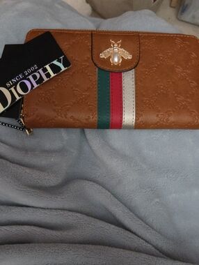Wallet Women’s Brown Zip-Around with Green-Red-Silver Stripe W/ Bee Accent NWOT